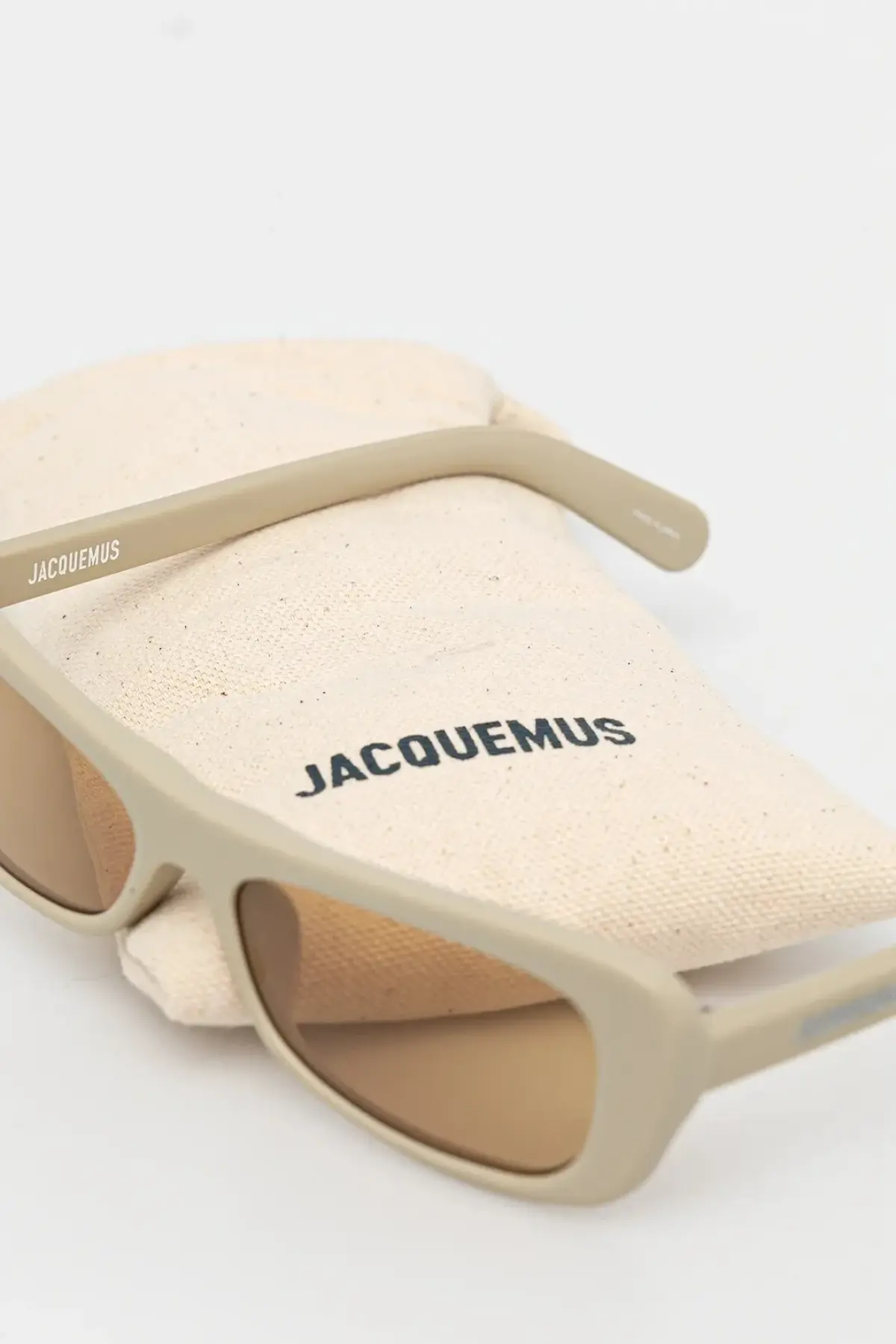 Солнцезащитные очки Jacquemus CAPRI цвет бежевый