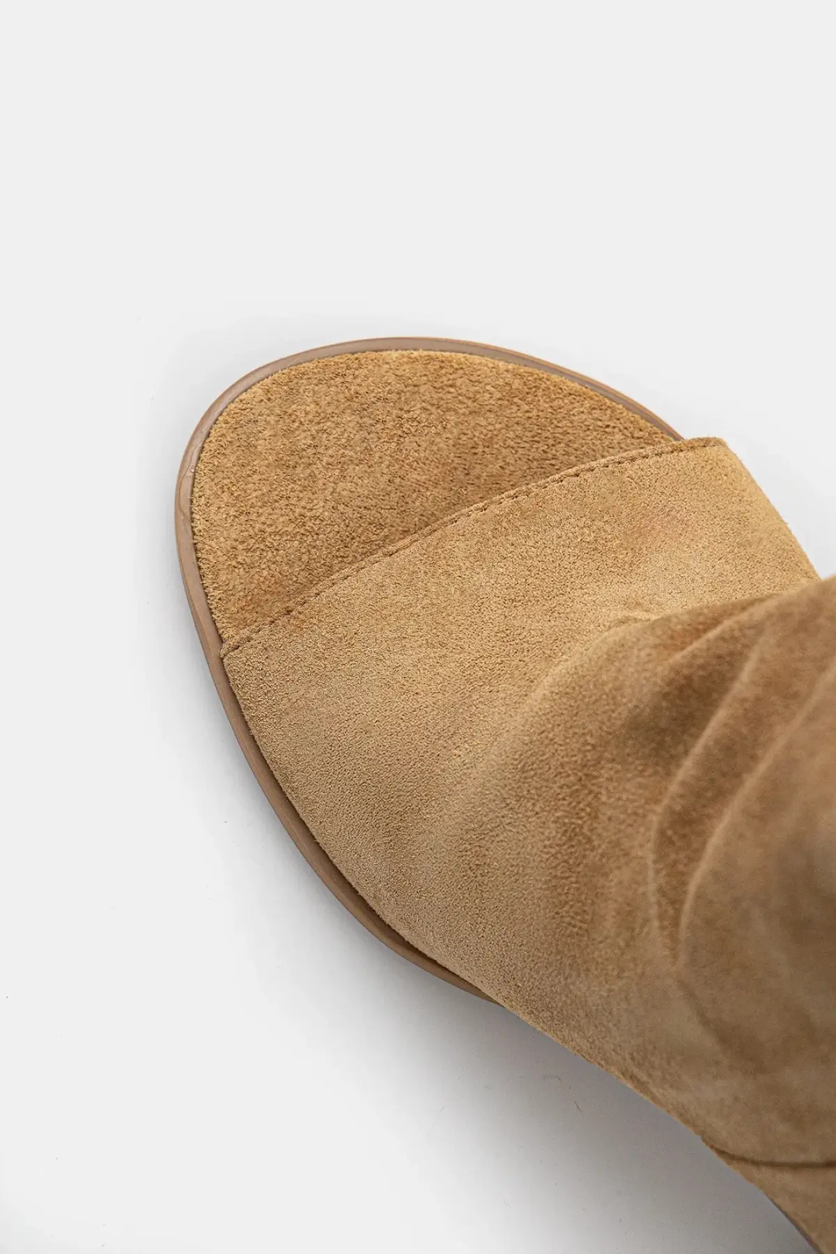 Замшевые сапоги Naked Wolfe KIND цвет коричневый каблук кирпичик Kind.Cow.Suede.Camel