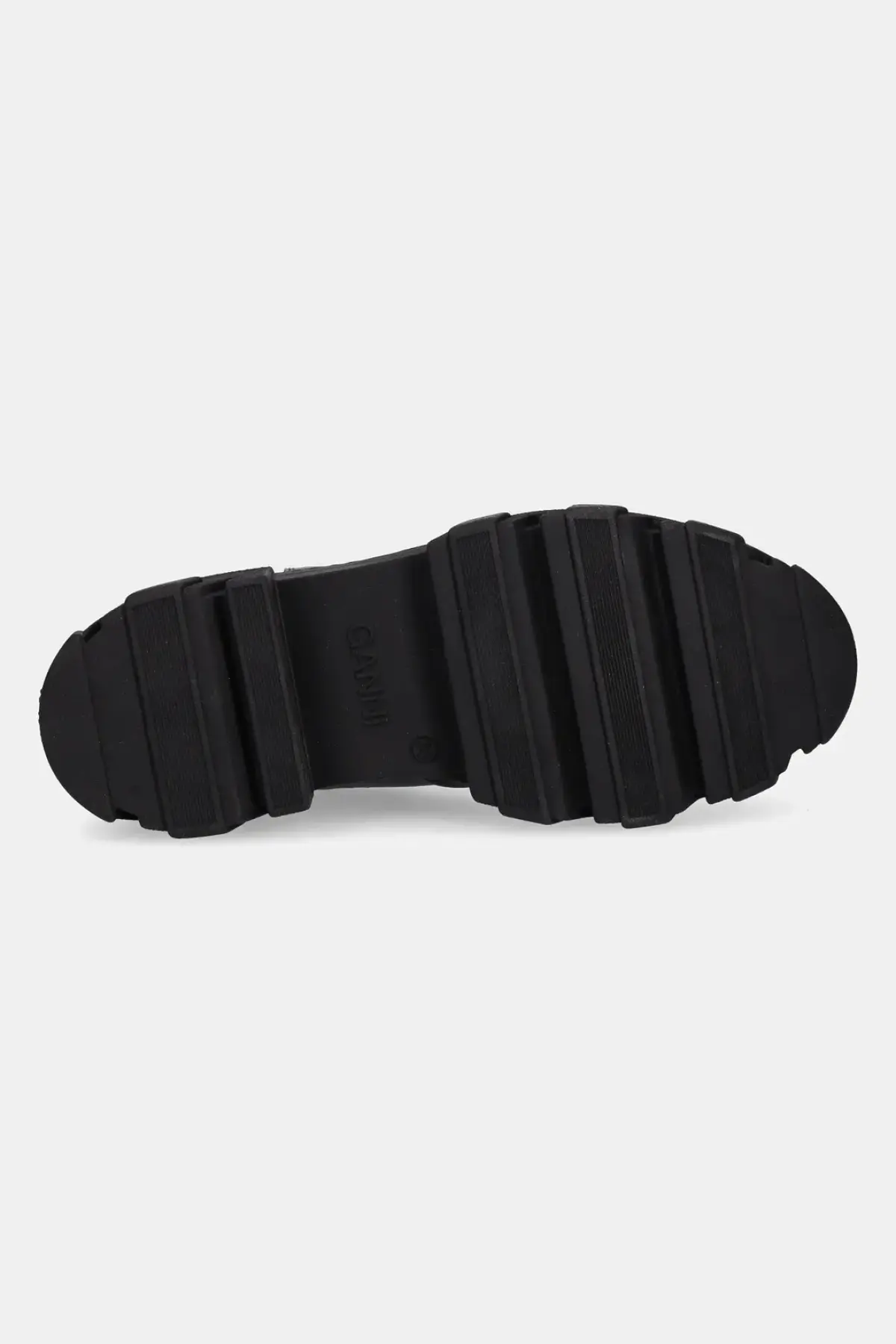 Ботинки GANNI Cleated Low Chelsea Boot цвет чёрный на плоском ходу