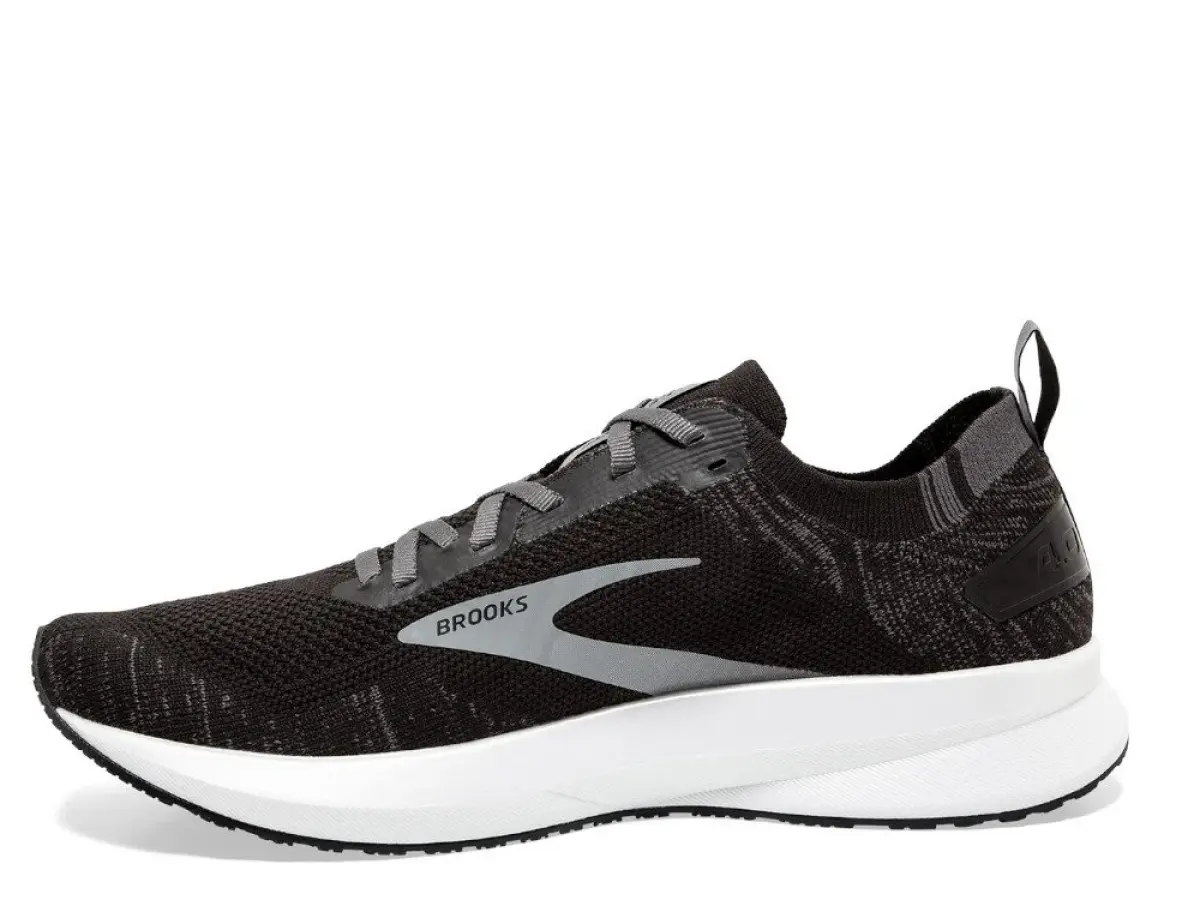 Brooks Levitate 4 M Черно-Белые