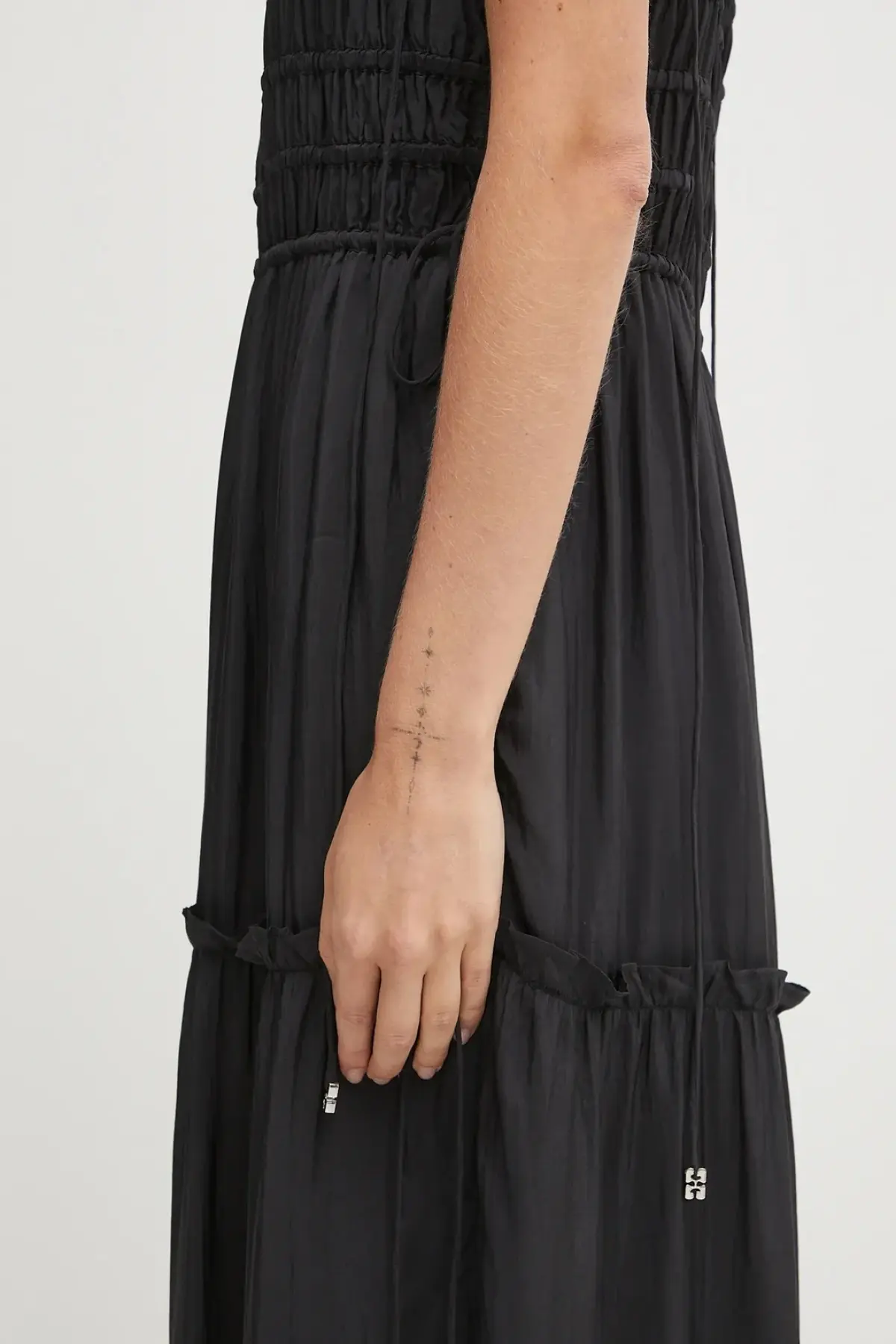 Платье GANNI Viscose Habotai Maxi Smock Slip цвет чёрный maxi расклешённое