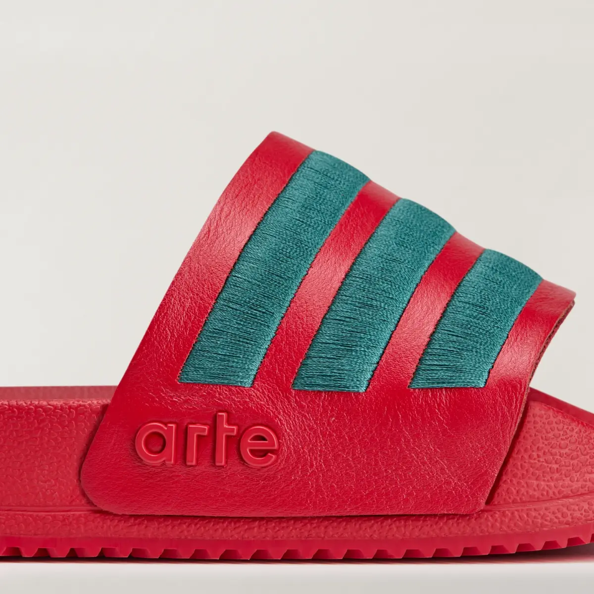 Шлепанцы Adidas adidas x Arte Antwerp Adilette