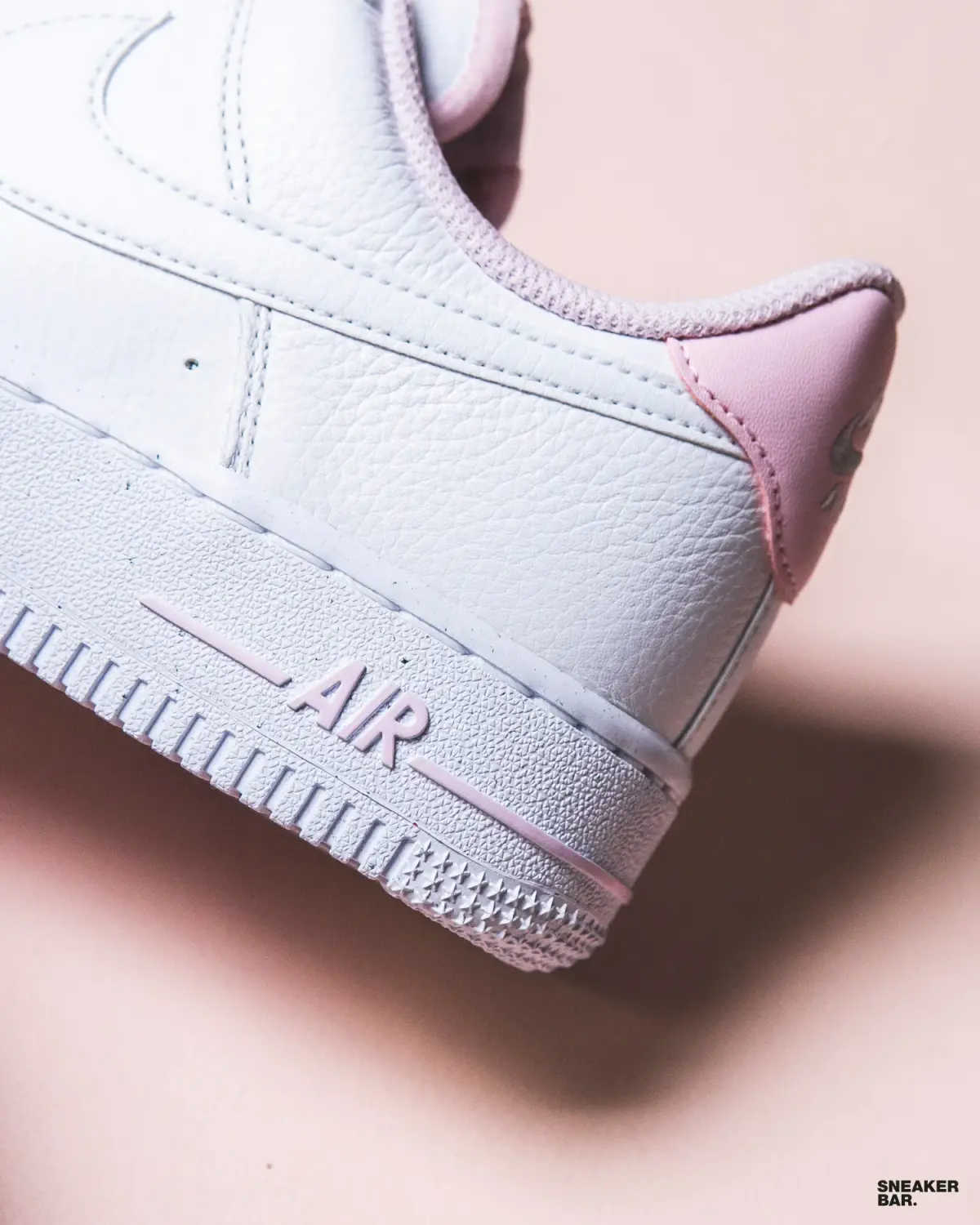 Кроссовки Nike W AIR FORCE 1 07 VINTAGE