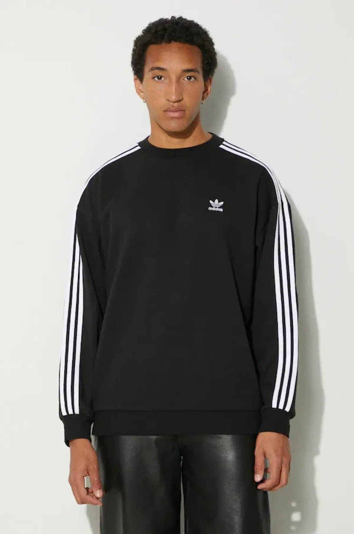 Кофта adidas Originals Adicolor Oversized Crew
