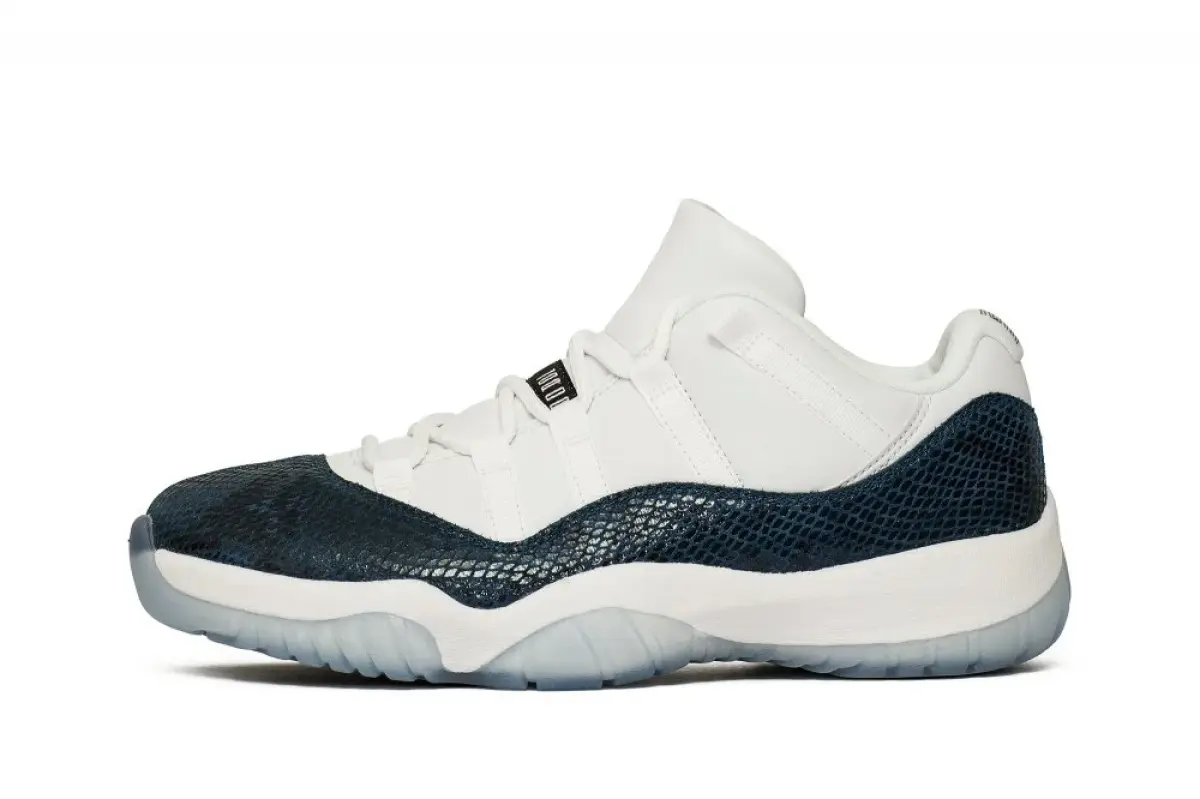 Air Jordan 11 Retro Low LE "Navy Snakeskin"
