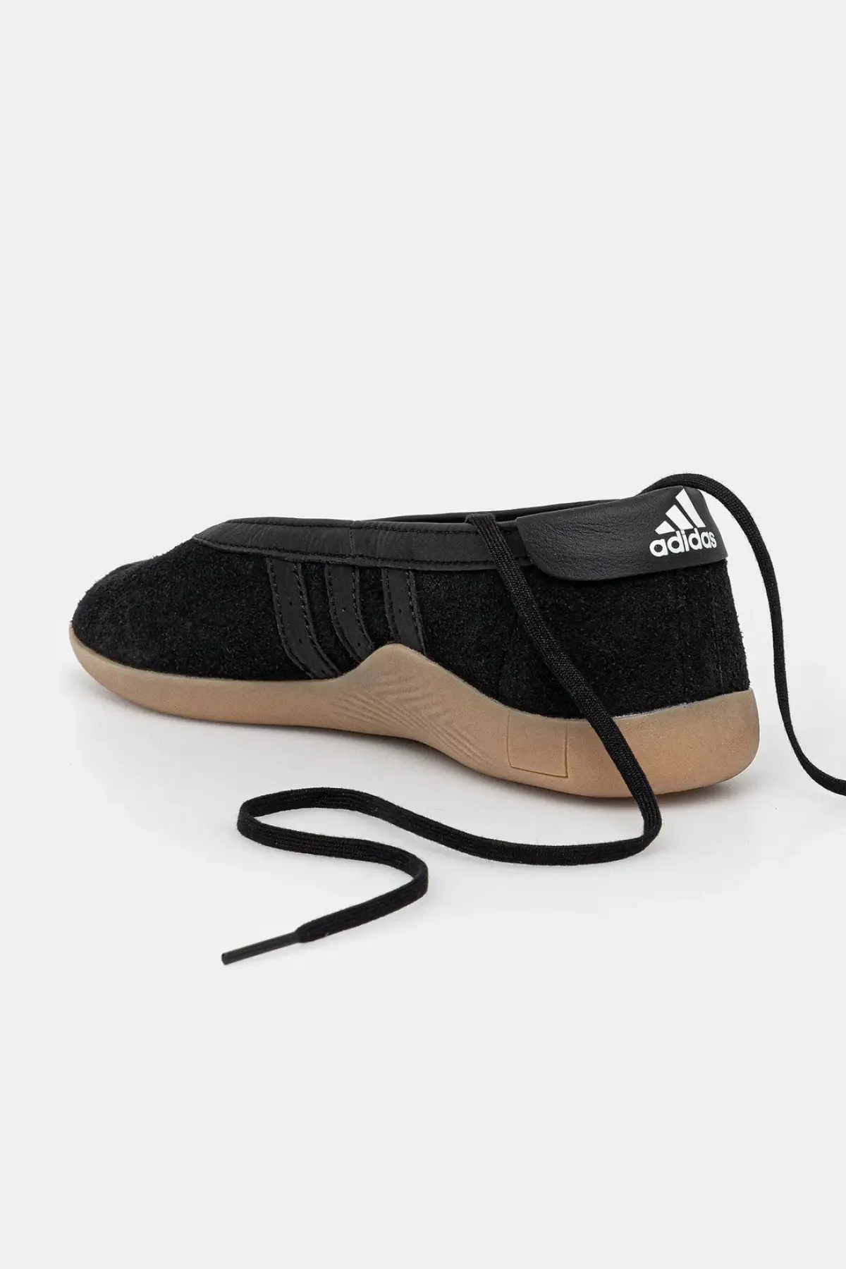 Замшевые балетки adidas Originals Taekwondo Mei Ballet W цвет чёрный