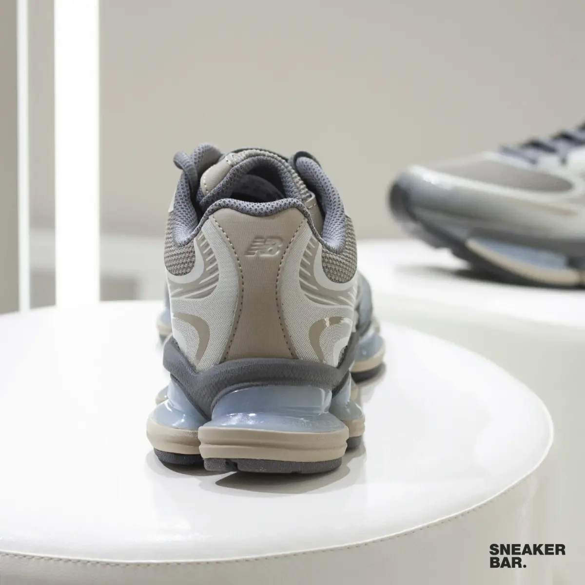 Кроссовки New Balance 2000