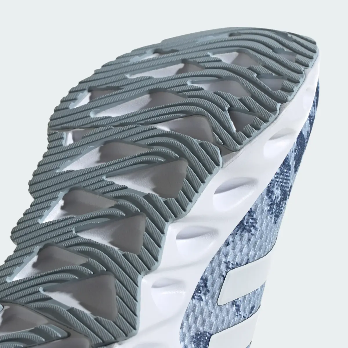 Беговые кроссовки Adidas Switch Run