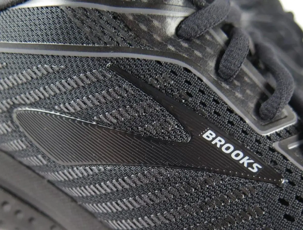 Brooks Ghost 12 Wide M Черные