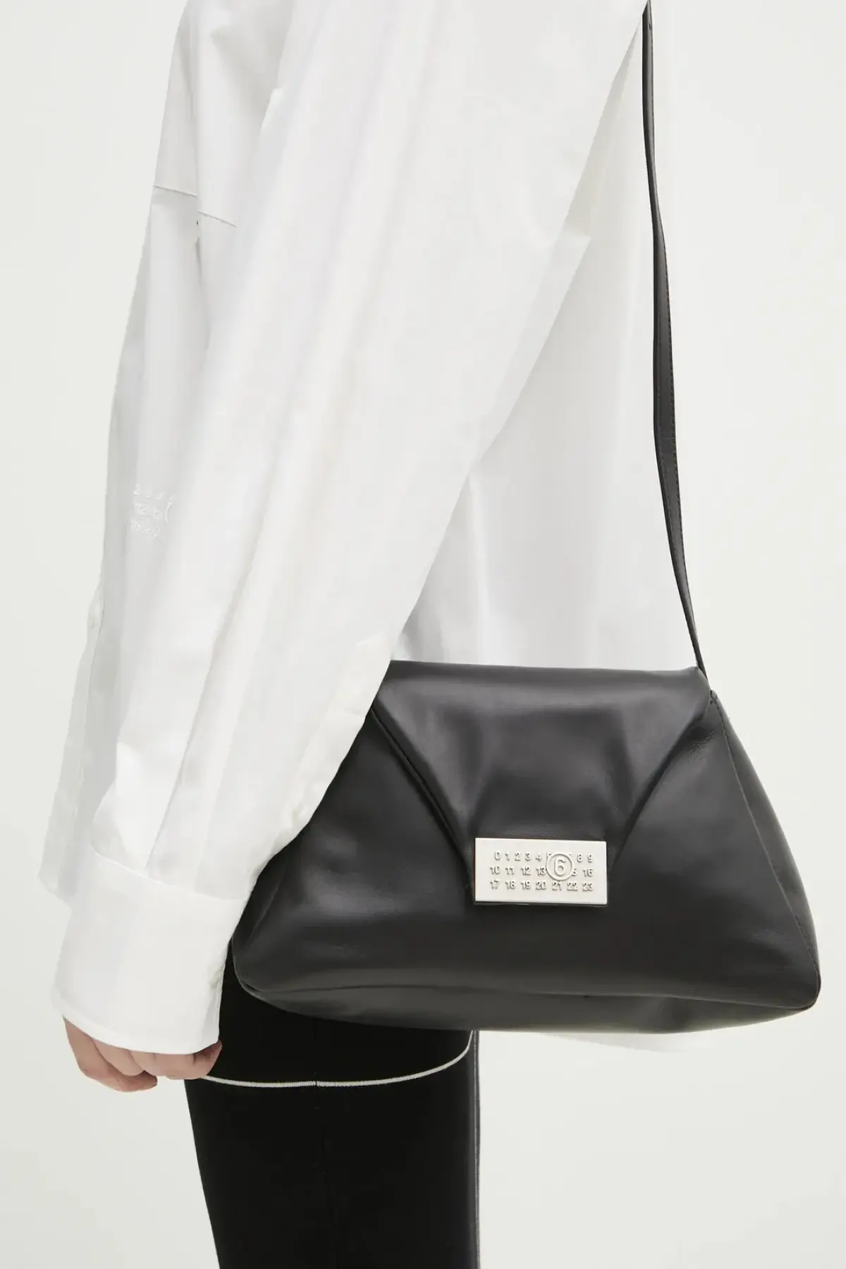 Кожаная сумочка MM6 Maison Margiela цвет чёрный