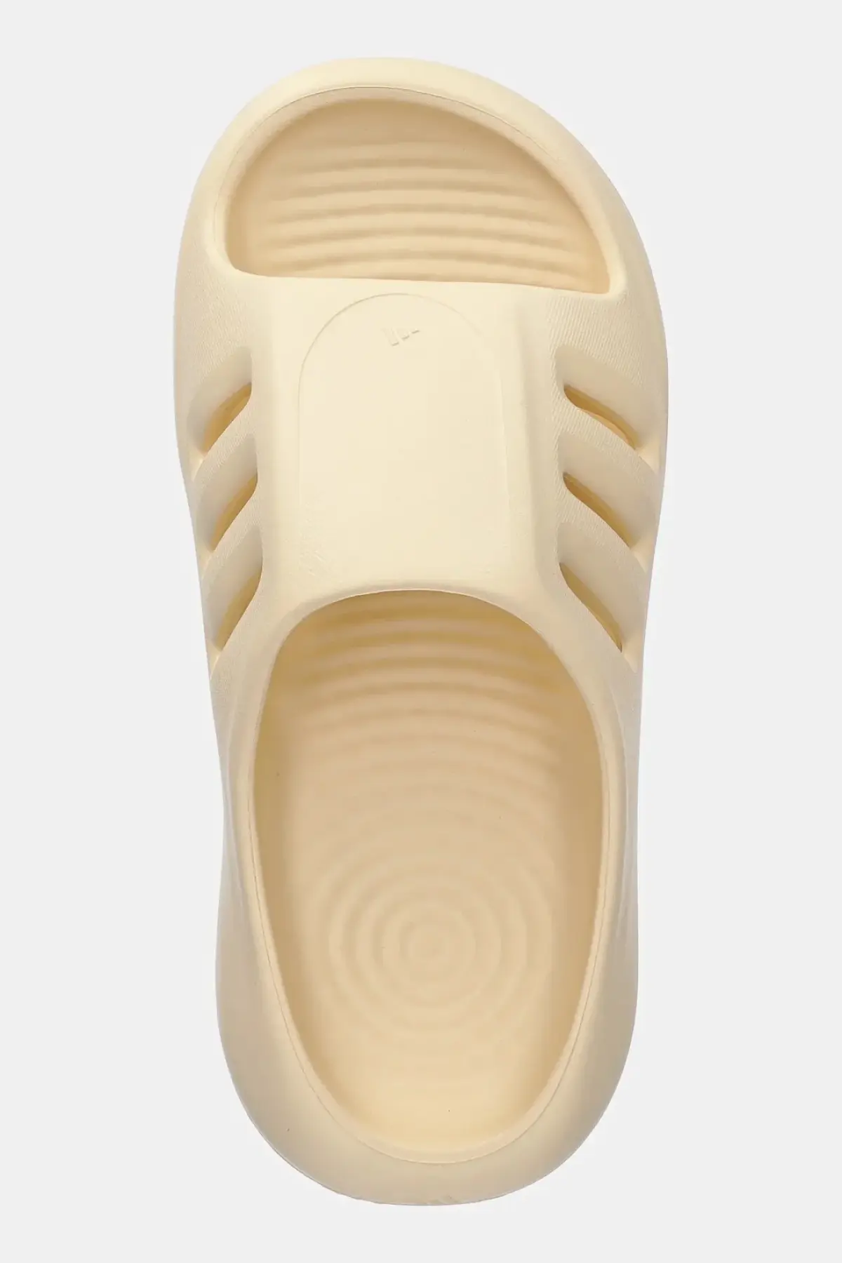 Шлепанцы adidas Originals adiFOM IIInfinity Slide цвет бежевый