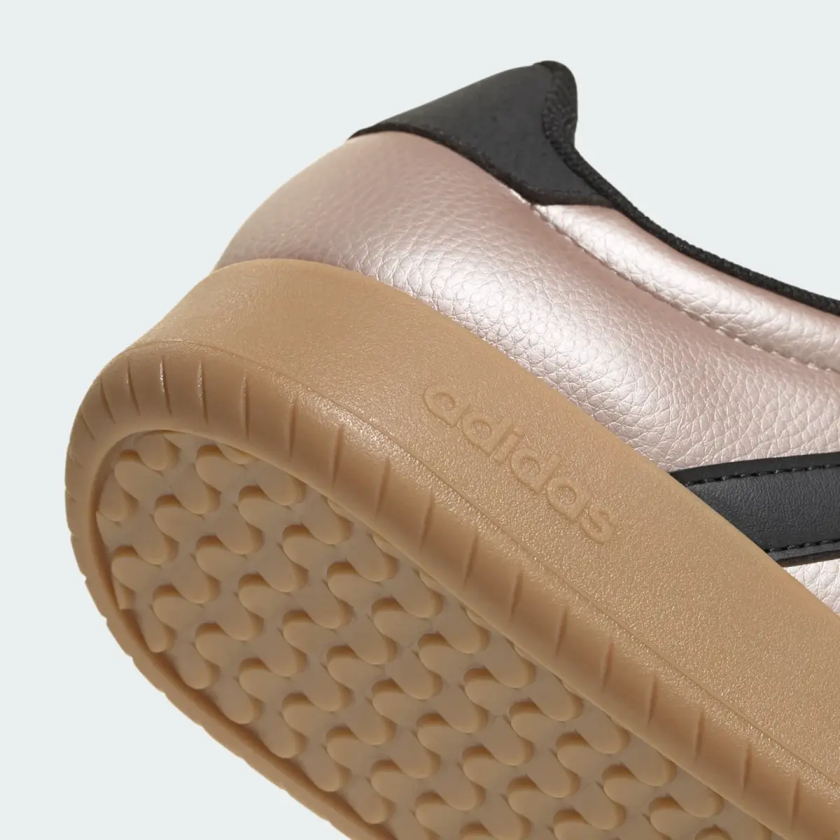 Кроссовки Adidas Barreda