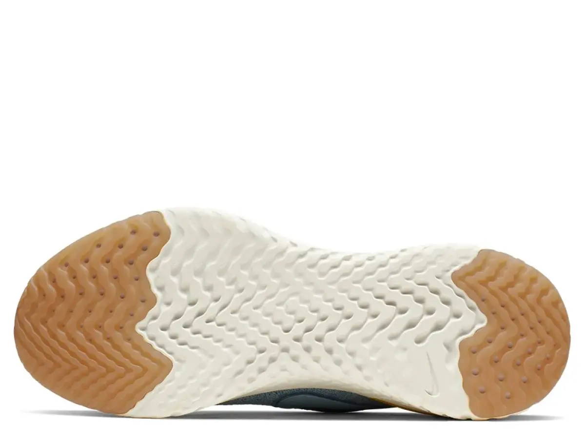 Nike Epic React Flyknit 2 M Серые