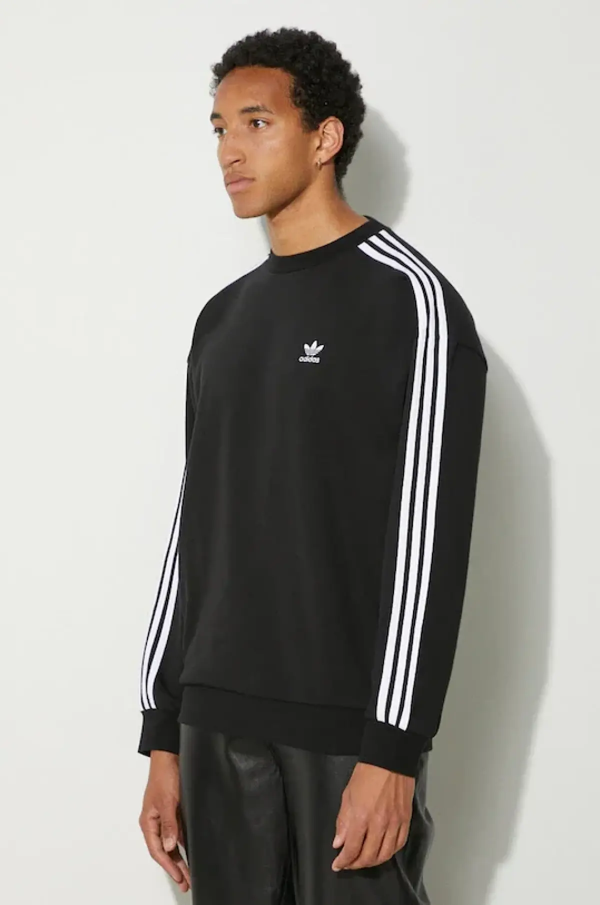 Кофта adidas Originals Adicolor Oversized Crew