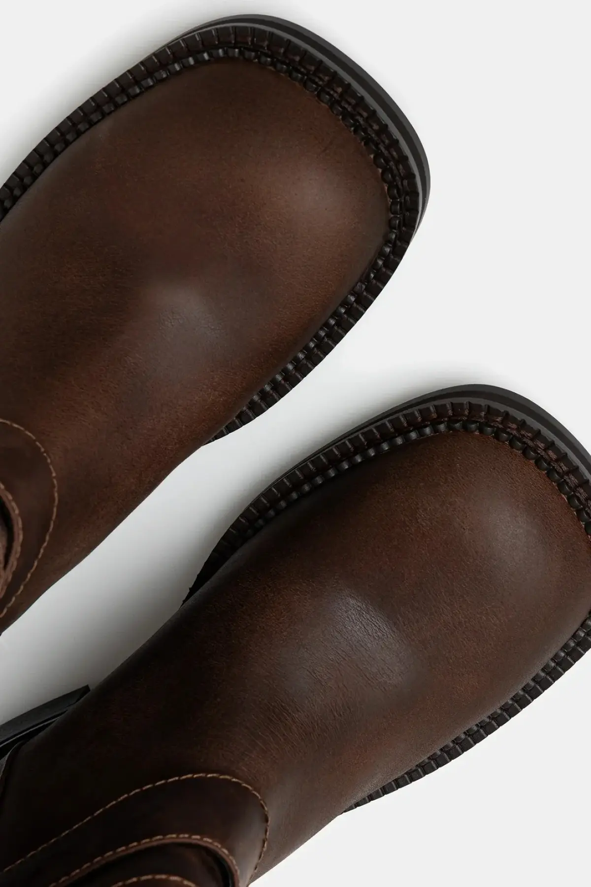 Кожаные сапоги Andersson Bell Layered Strap Boots цвет коричневый на плоском ходу