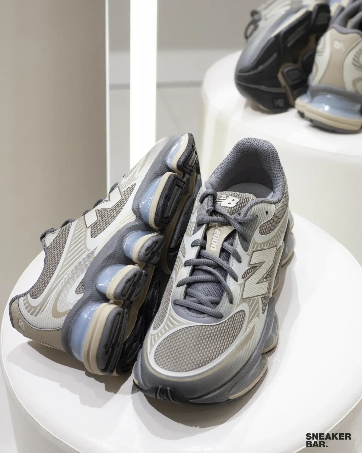 Кроссовки New Balance 2000