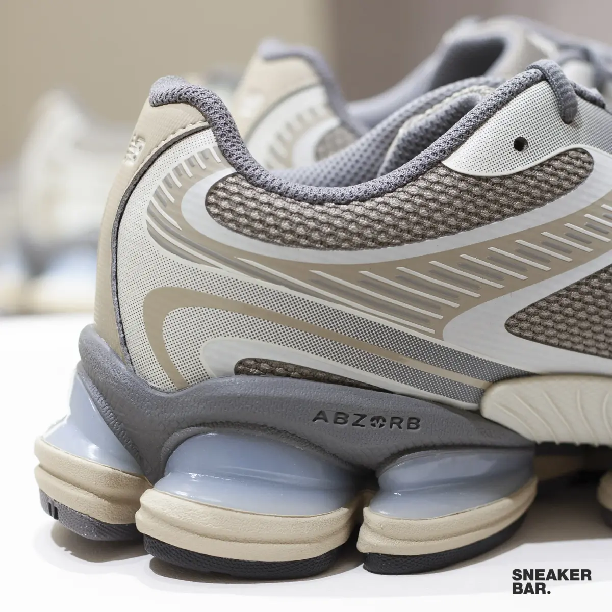 Кроссовки New Balance 2000