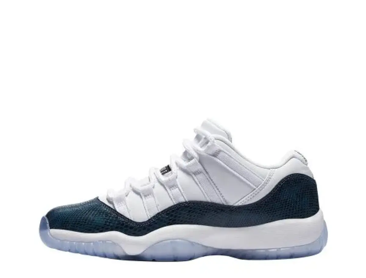 Air Jordan 11 Retro Low LE (GS) "Navy Snakeskin"