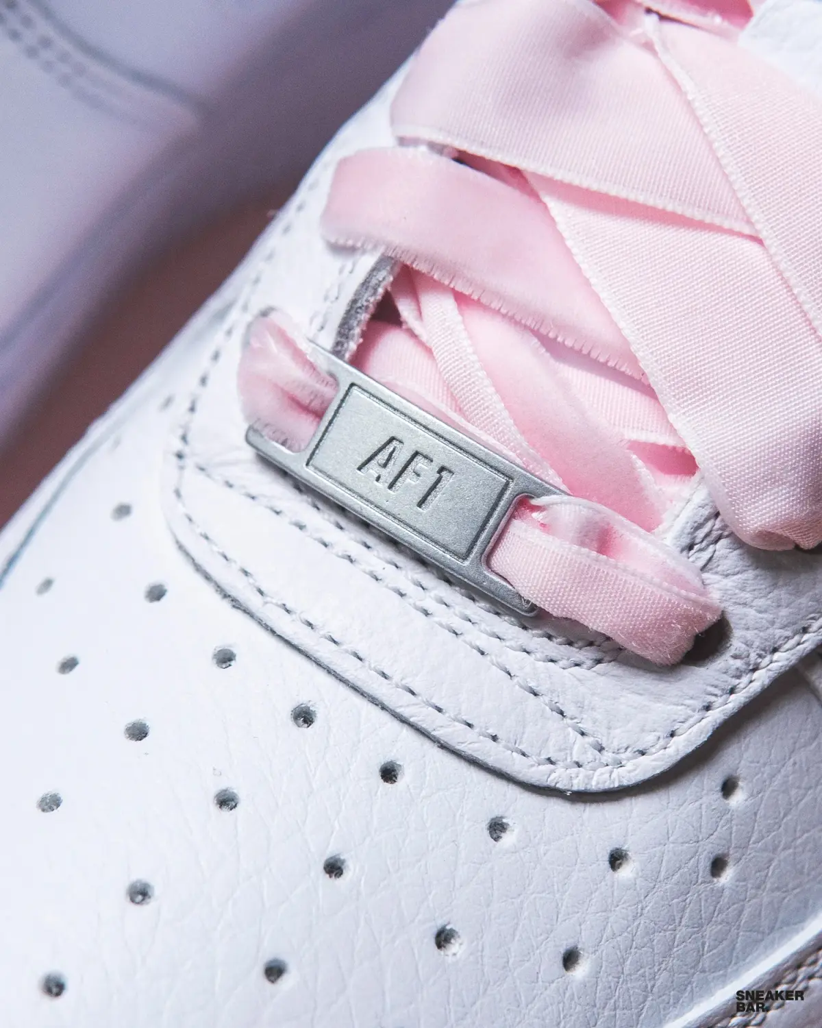 Кроссовки Nike W AIR FORCE 1 07 VINTAGE