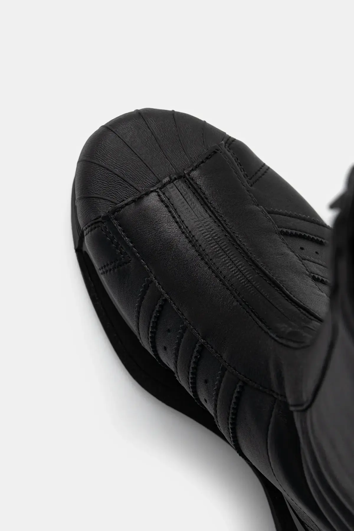 Кожаные полусапожки Y-3 Gendo Boot цвет чёрный на платформе