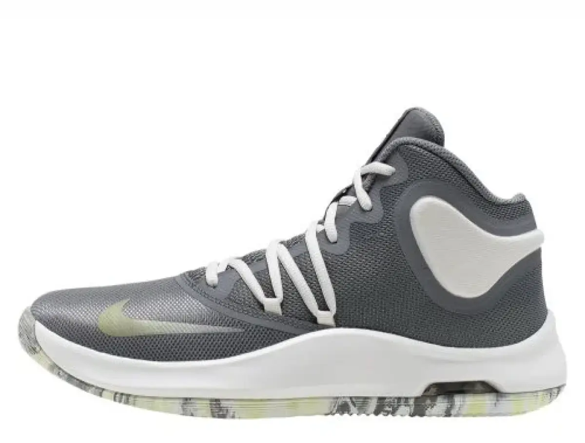 Nike Air Versitile IV