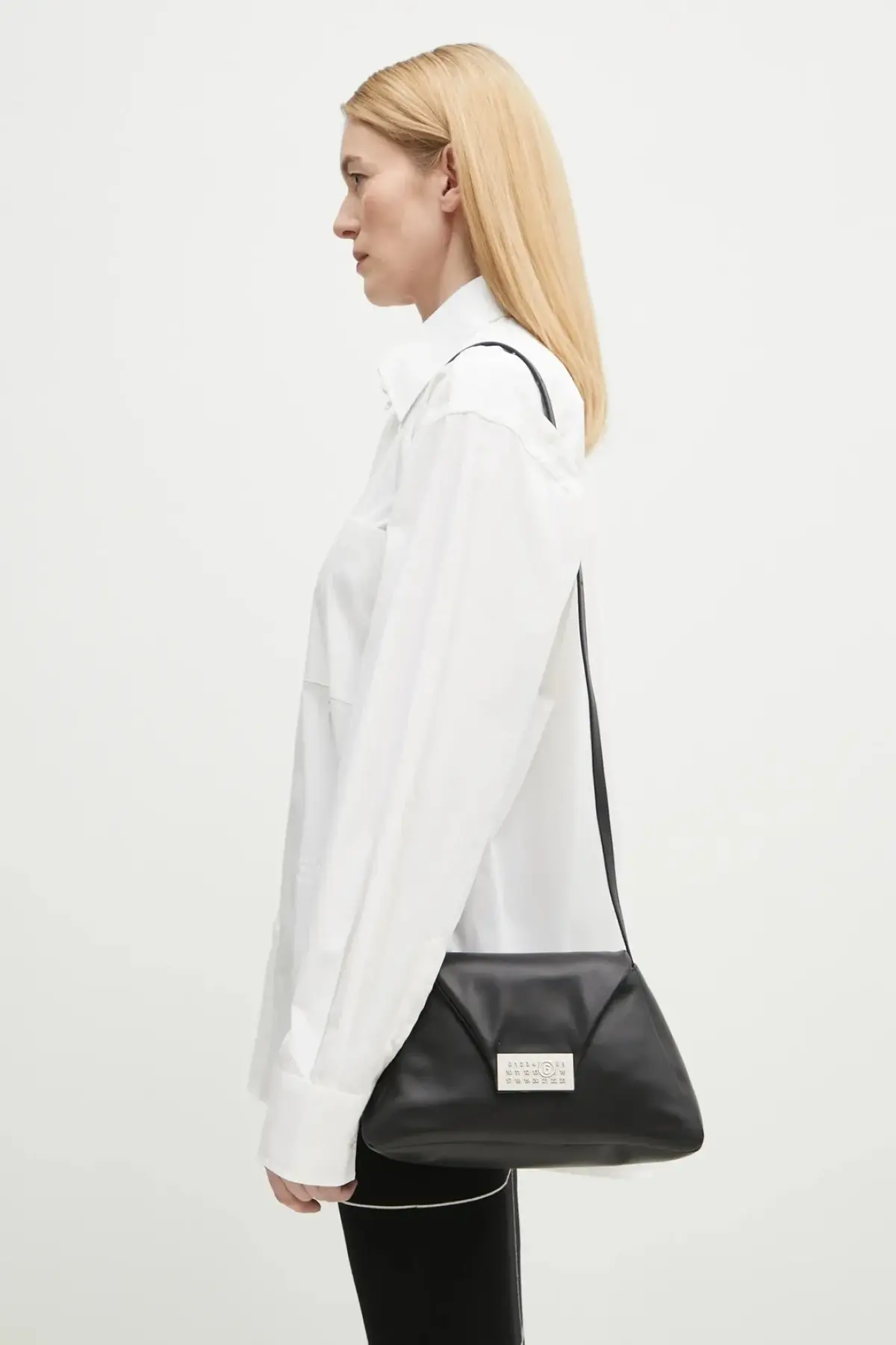 Кожаная сумочка MM6 Maison Margiela цвет чёрный