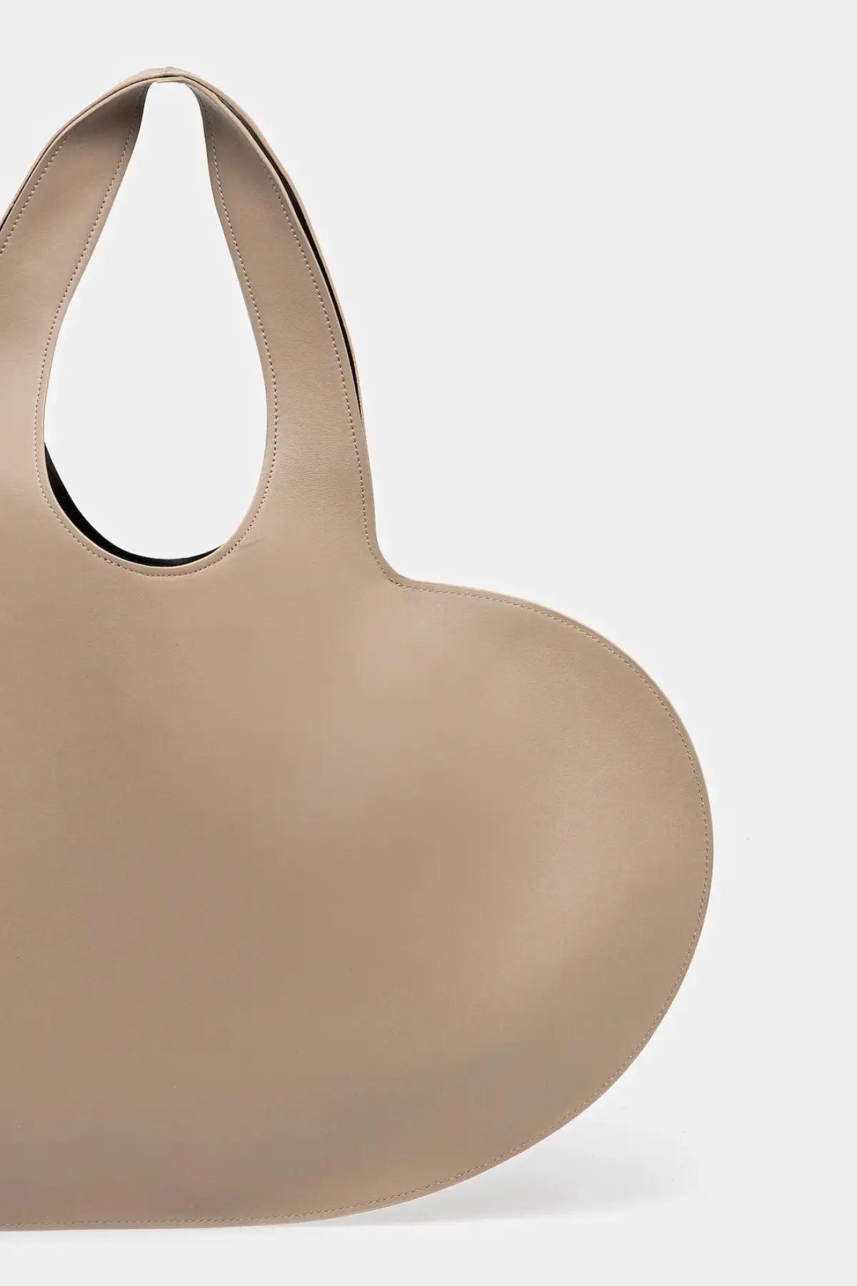 Кожаная сумочка Coperni Heart Tote цвет бежевый