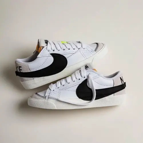 Горящие новинки  Nike
