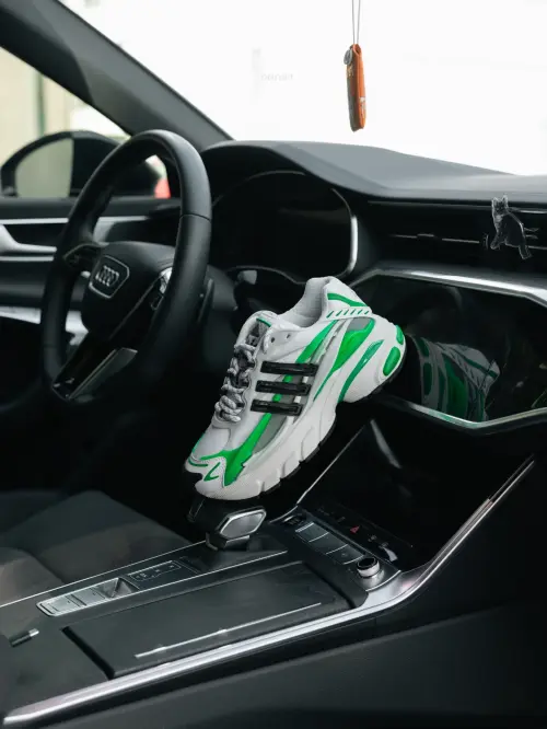 Pharrell Williams x adidas Jellyfish - соревнуемся рекламными съемками!