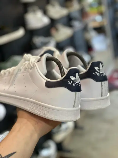 От теннисного корта до стадионов - обзор на легендарные Stan Smith!