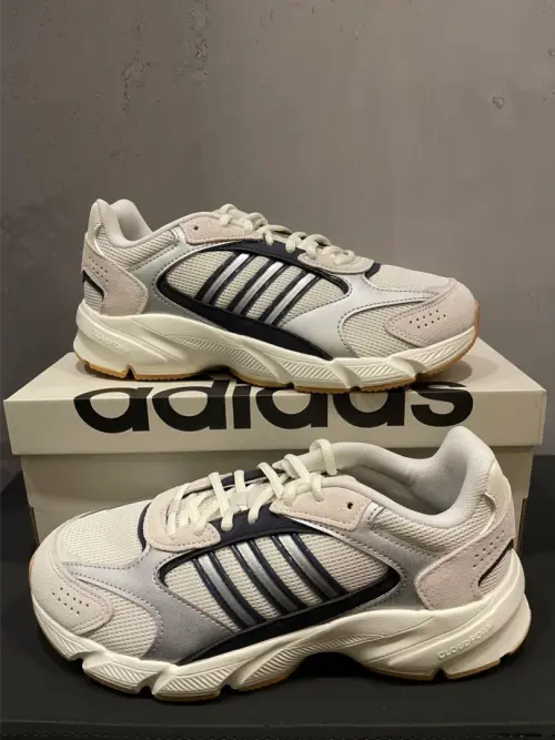 Ретро-классика от Adidas в стиле dad-shoes.