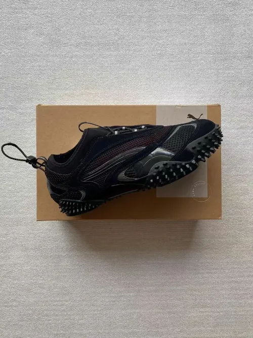 Кроссовки Aries x Mostro от PUMA заявляют о новом, бунтарском стиле бренда.