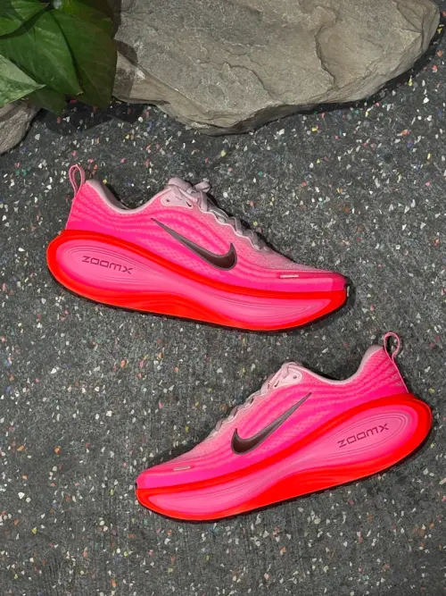 Профессионалы выбирают Nike Vomero Plus и вот почему.