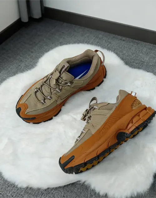 Стиль зимой, это возможно? С этой парой Nike Zoom Vomero Roam W - точно да. 