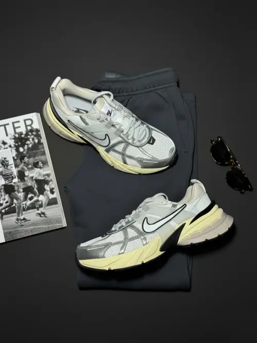 Для зала и лайфстайла - уникальные Nike V2K Run.