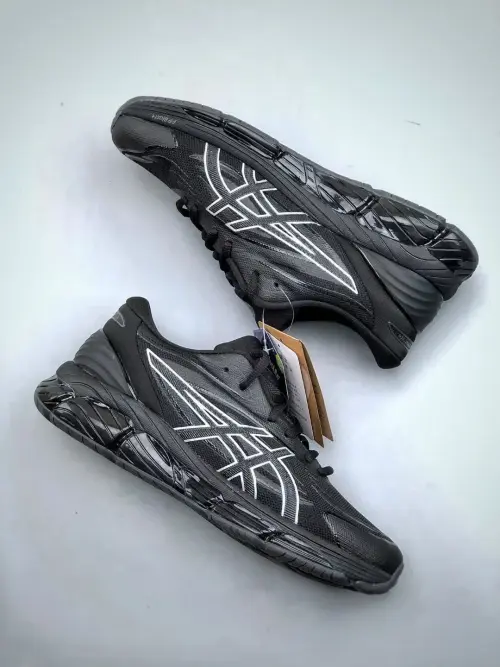 Как Asics перевернули индустрию беговых кроссовок. Asics Gel Quantum 360