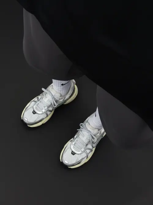 Для зала и лайфстайла - уникальные Nike V2K Run.