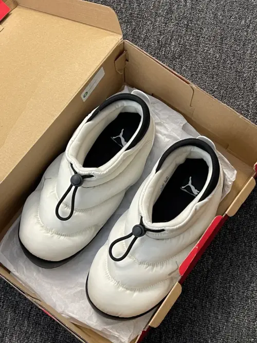 Необычные женские кроссовки PUMA TUFF TERRA MID на зиму 2026