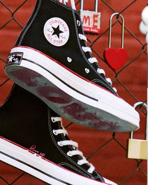 Converse x Любовь: романтическая капсула ко Дню святого Валентина