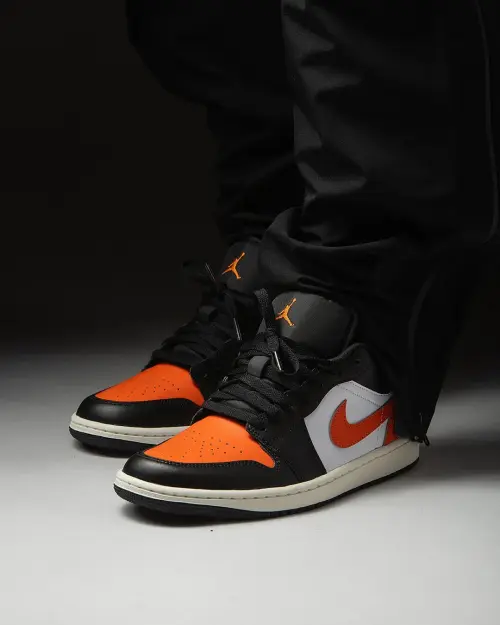 Кроссовки как искусство... Смотришь на них - и уже хорошо. Air Jordan 1 Low &quot;Shattered Backboard&quot;