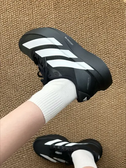 Adidas Adizero Evo SL: почему эти кроссовки называют лучшими в 2025 году и кому они подойдут