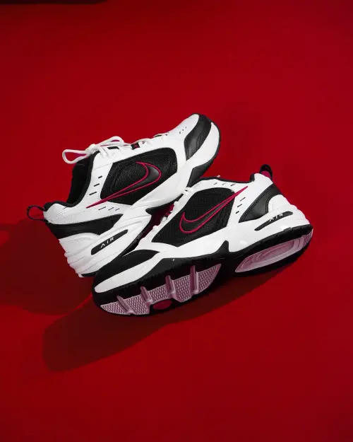 Кроссовки, которые стали мемом, а потом снова стали модой - Nike Air Monarch IV