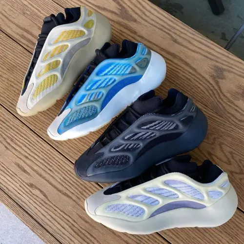 Кроссовки Adidas Yeezy 700 V3 (HP5425)