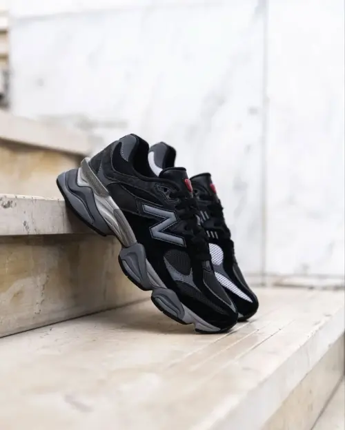 New Balance 9060 Black and Castlerock: под тёмным верхом — серьёзная начинка