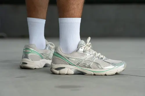 ASICS GEL-2160 от “Dad shoes” до иконы уличной моды! 