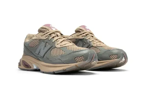 The Whitaker Group и New Balance переосмысляют модель 2010 с кожей «под страуса»