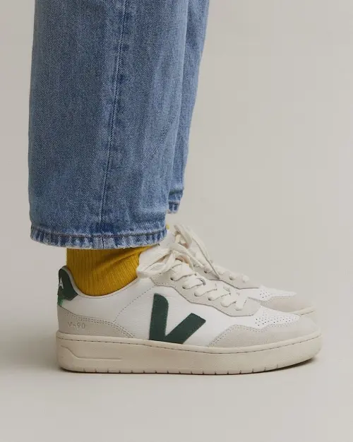VEJA 90V: кроссовки, в которых осень становится твоей личной историей