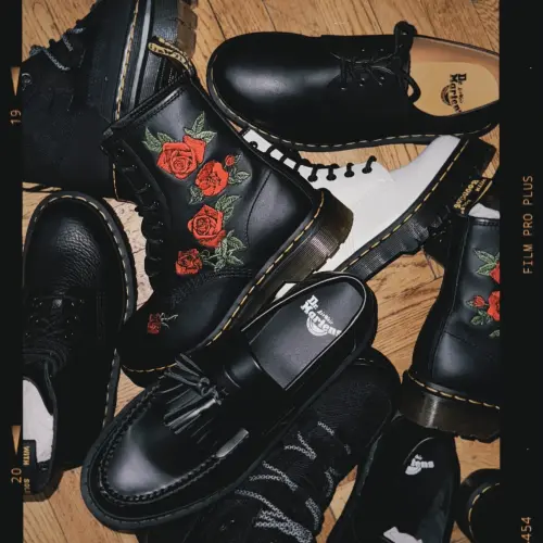 Образы с обувью  Dr. Martens