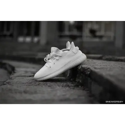 CHECK IT: Adidas Yeezy Boost 350 V2 &quot;Cream White&quot;