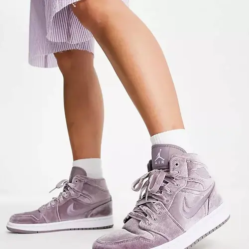 Кроссовки Jordan 1 MID SE Purple Velvet
